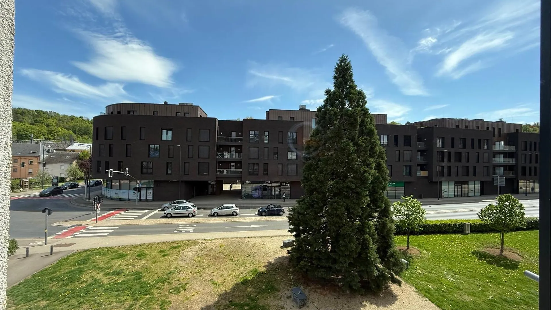 Lovely 3 Bedroom Apartment In Central Esch Alzette